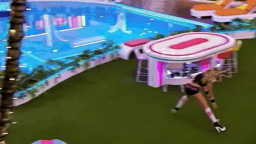 Kenzie Love Island split