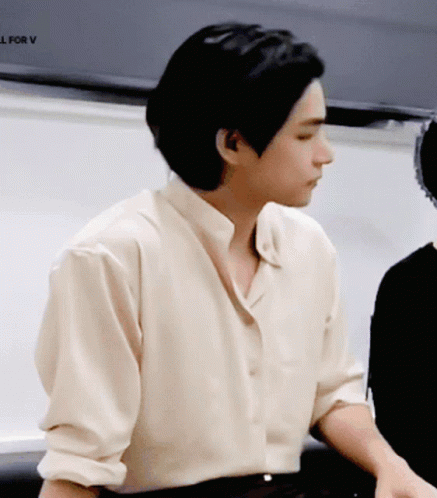 Taehyung's Confused Reaction