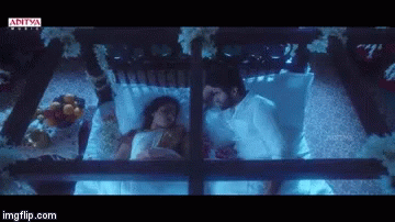 Geetha Govindham: Romantic Bed Scene