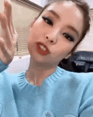 Blackpink Jennie Kim Waving Hello