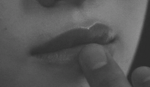 Love Kiss: Gentle Lip Touch