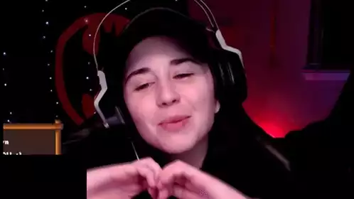 Newowlhoodis: Love Yo Face! Heart Hands