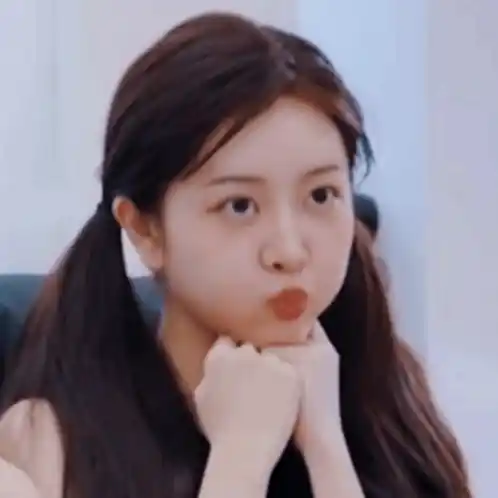 Rederadiva Li Qianyu Funny Face