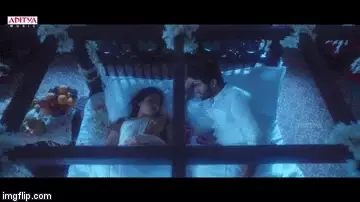Geetha Govindham: Romantic Bed Scene