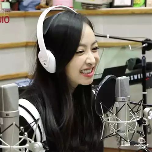 Victoria Song (Song Qian) Smiling
